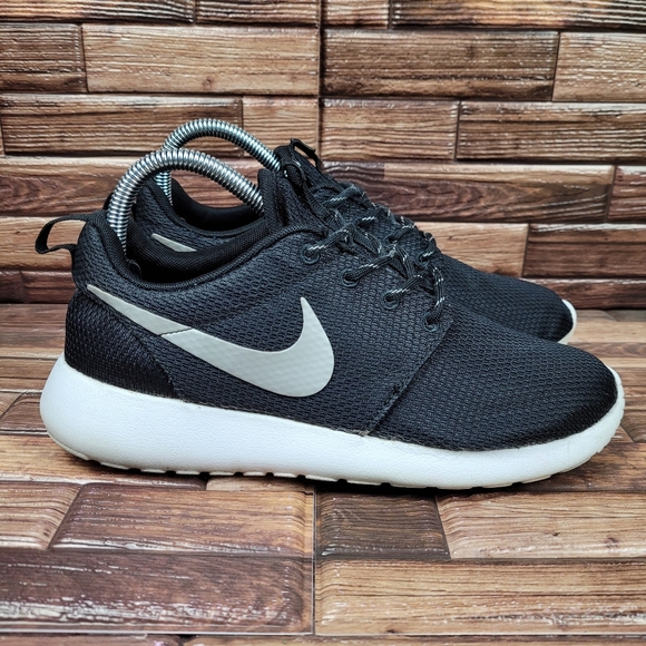nike roshe womens size 7